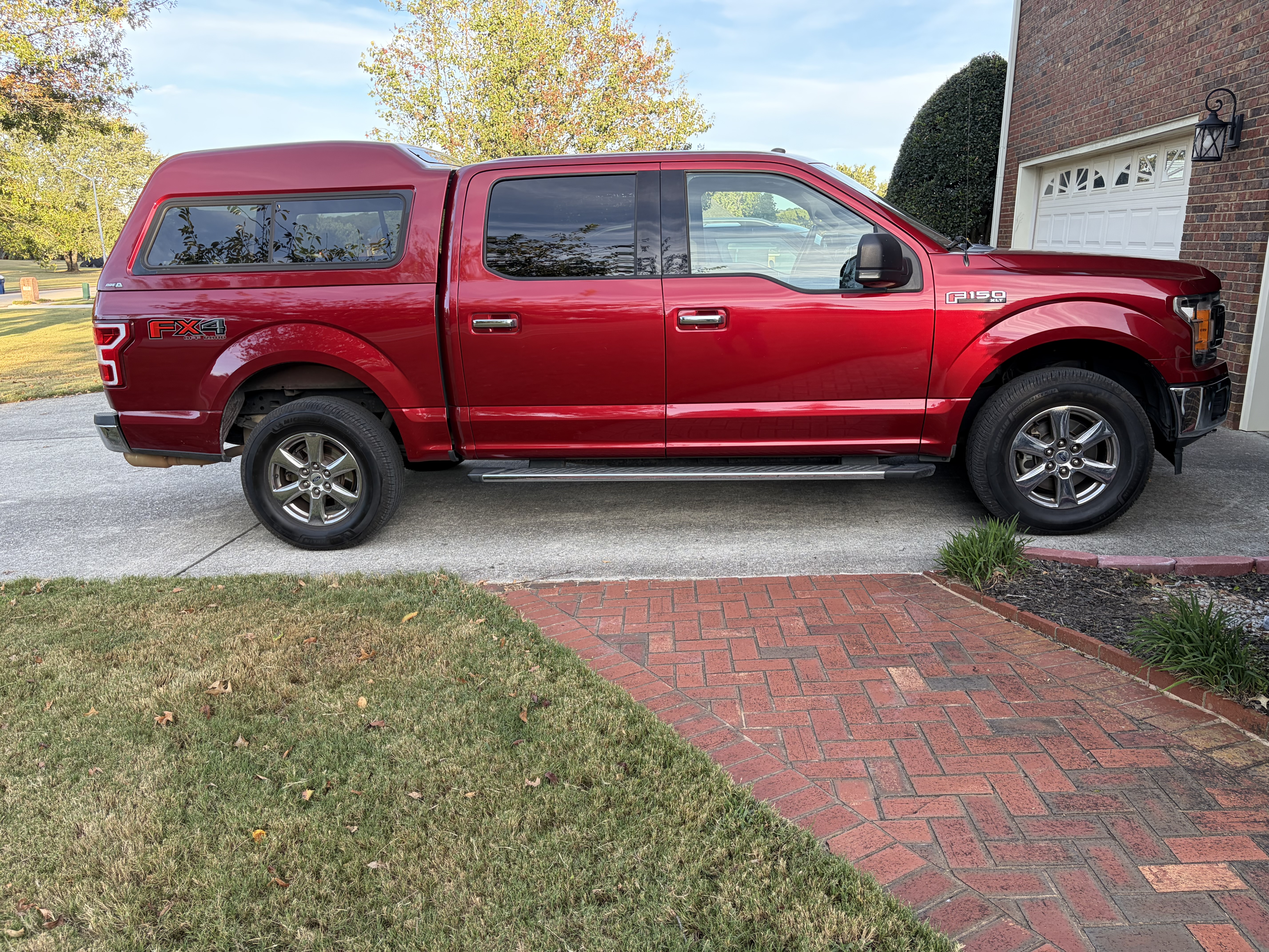 Used 2018 Ford F150 XLT w/ Equipment Group 302A Luxury AWD/4WD image 16
