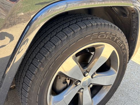 Used 2015 Jeep Grand Cherokee Overland AWD/4WD image 12