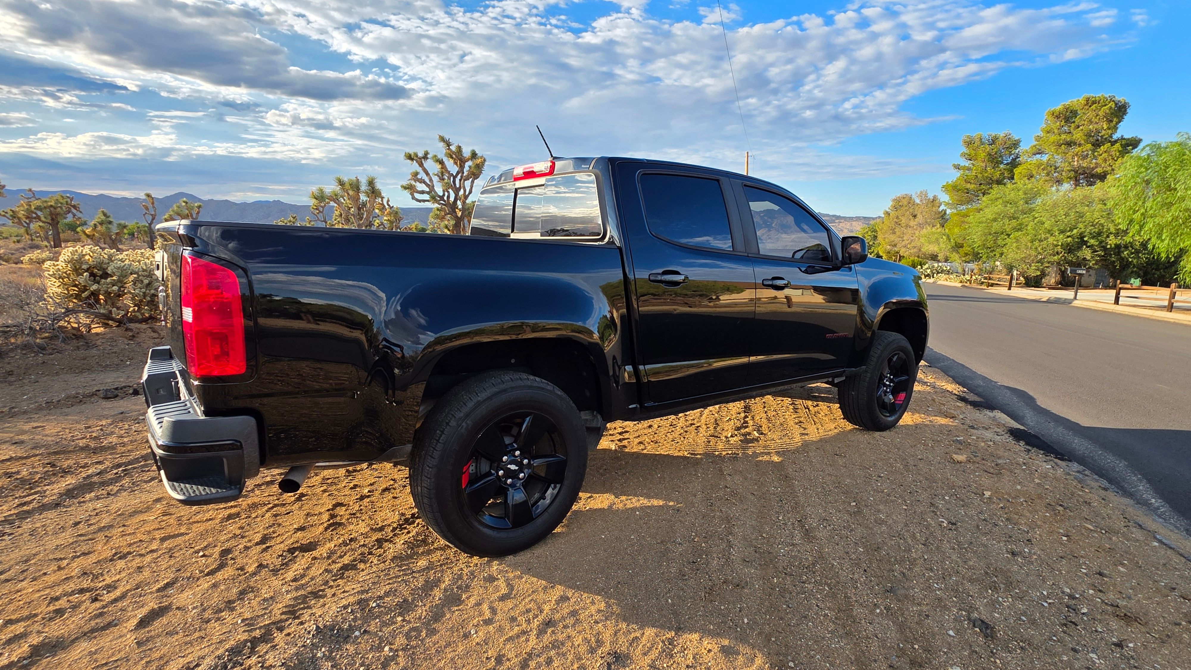 Used 2019 Chevrolet Colorado LT w/ Redline Special Edition RWD image 6