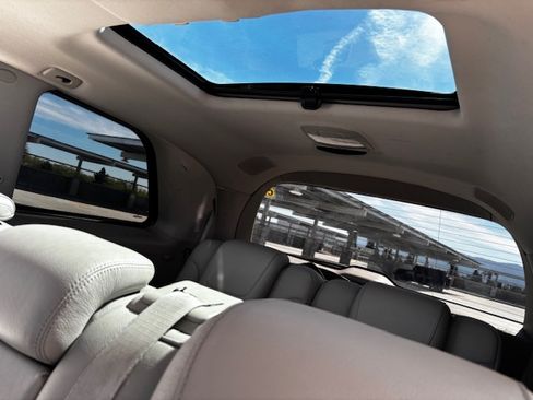 Used 2012 Mercedes-Benz GL 450 4MATIC image 15