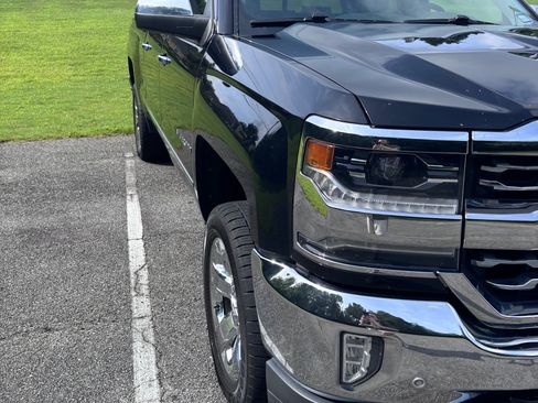 Used 2017 Chevrolet Silverado 1500 LTZ w/ Sport Package AWD/4WD image 12