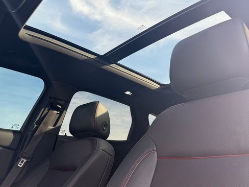 Used 2021 Chevrolet Blazer RS w/ Enhanced Convenience Package image 11