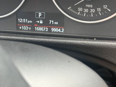 Used 2015 BMW 320i Sedan RWD image 10