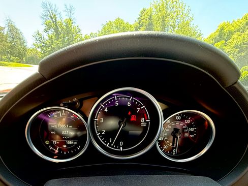 Used 2025 MAZDA MX-5 Miata Sport RWD image 11