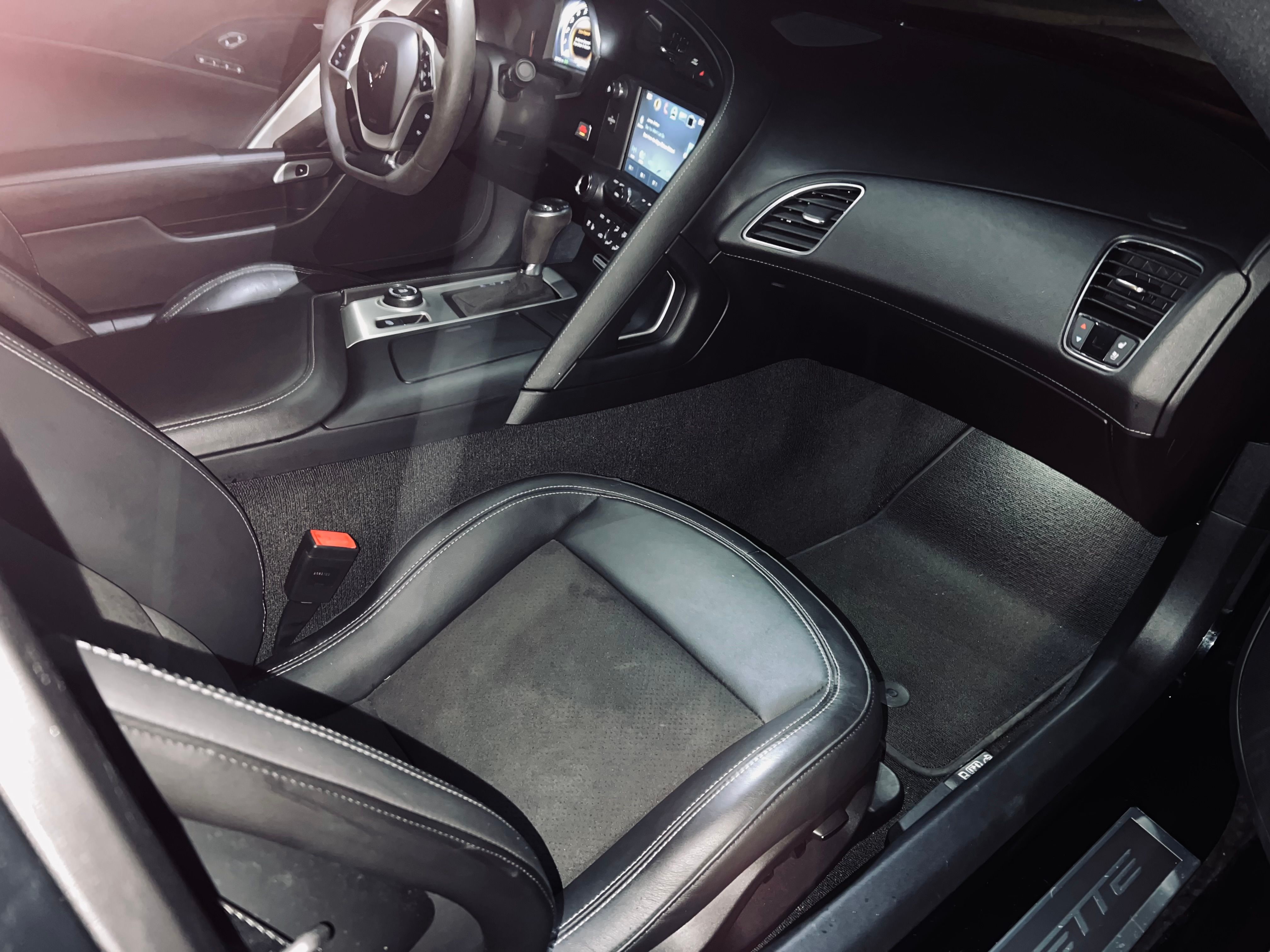 Used 2018 Chevrolet Corvette Grand Sport RWD image 12