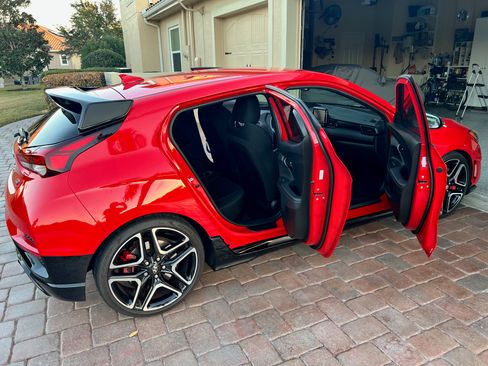 Used 2020 Hyundai Veloster N w/ Performance Package image 16