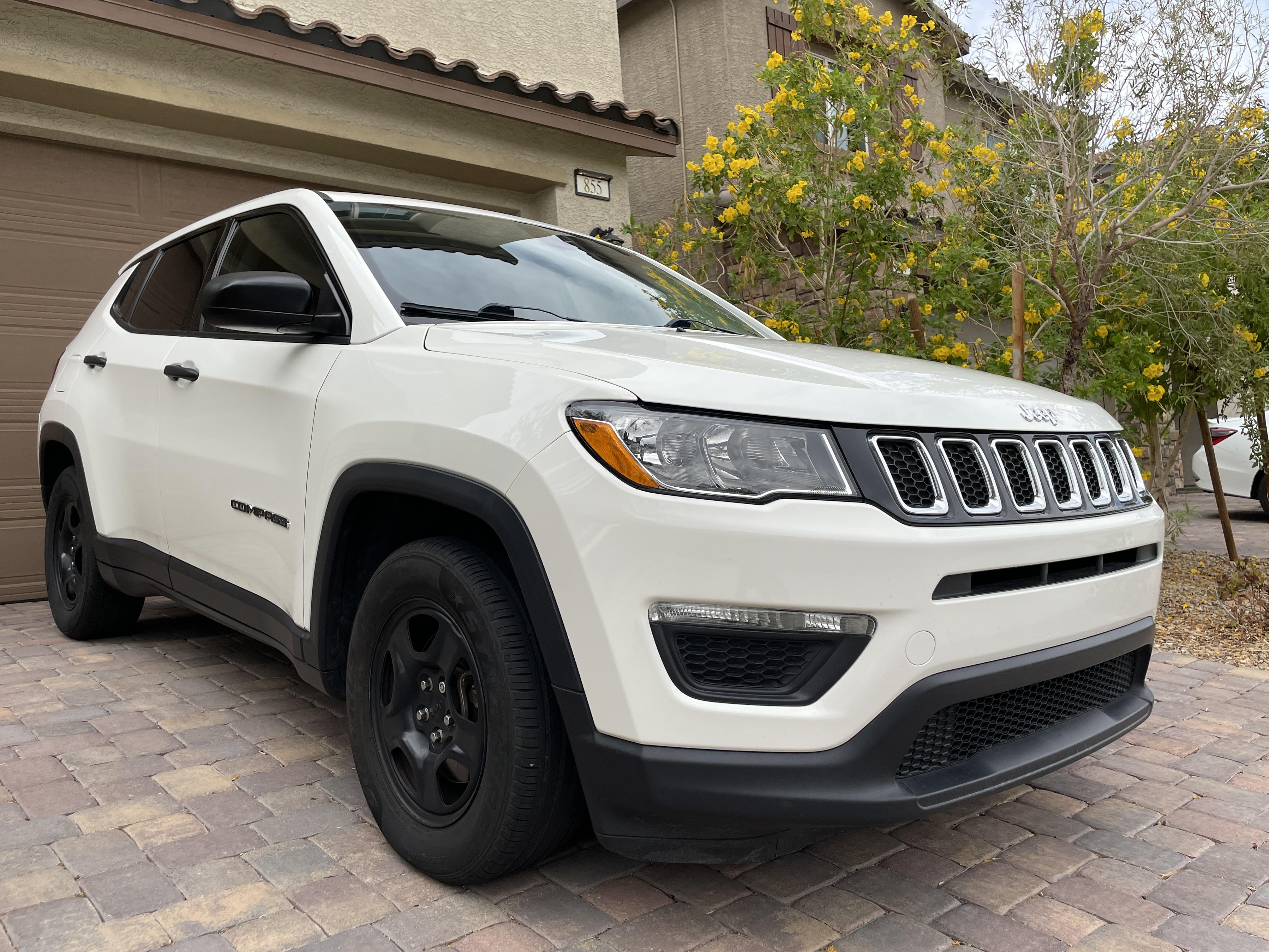 Used 2018 Jeep Compass Sport FWD image 4