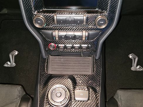 Used 2020 Ford Mustang Shelby GT500 w/ Carbon Fiber Track Pack image 17