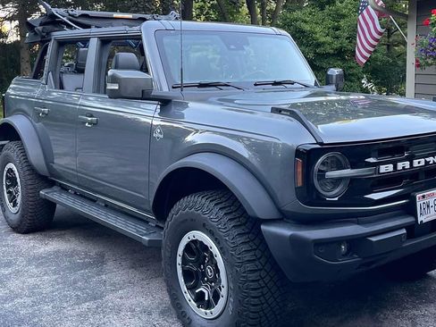 Used 2021 Ford Bronco Outer Banks w/ Sasquatch Package image 2