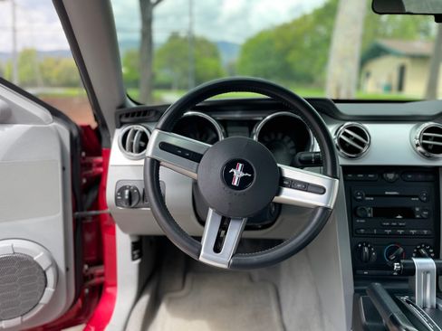 Used 2005 Ford Mustang GT image 22