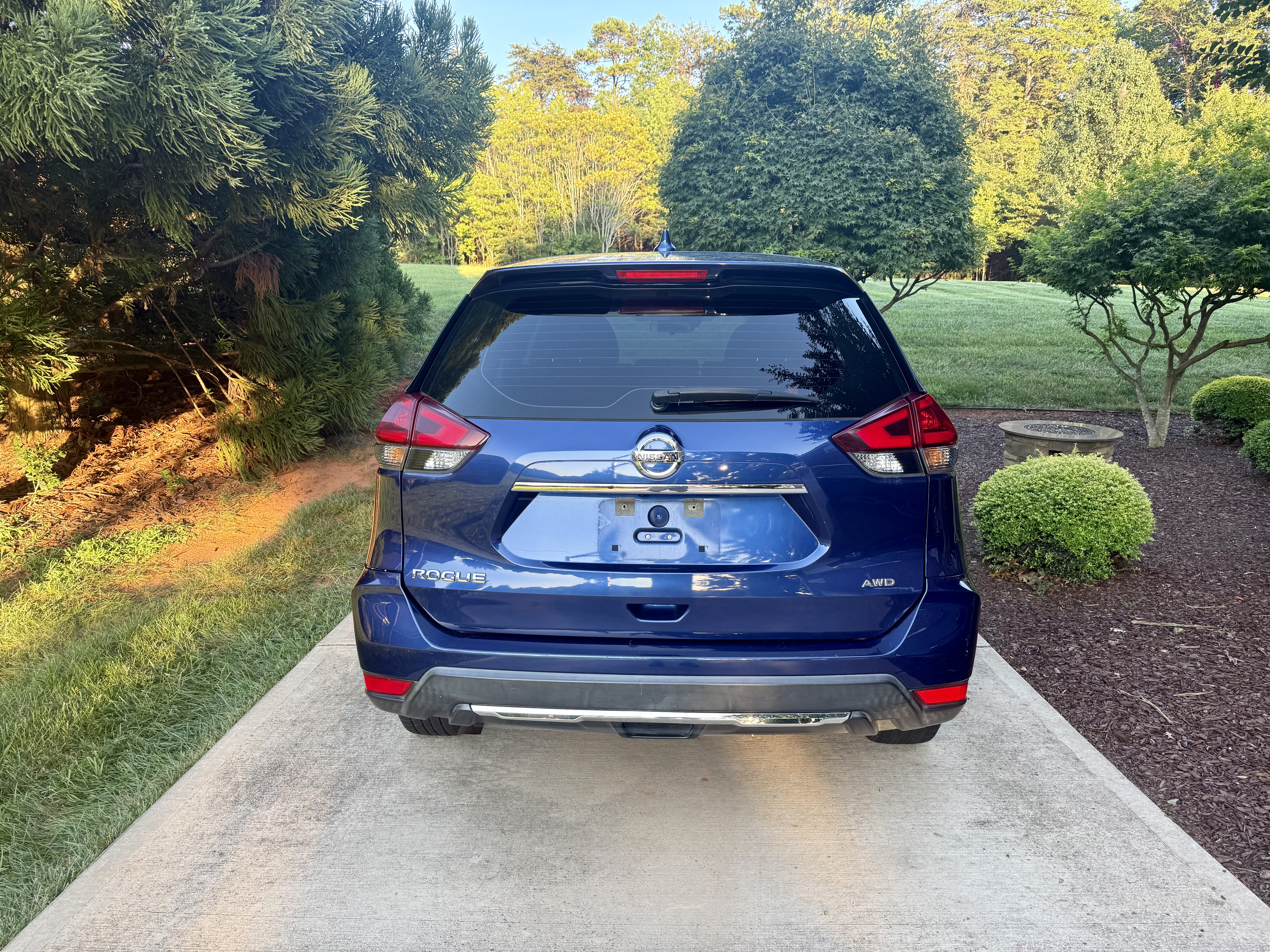 Used 2020 Nissan Rogue S AWD/4WD image 2