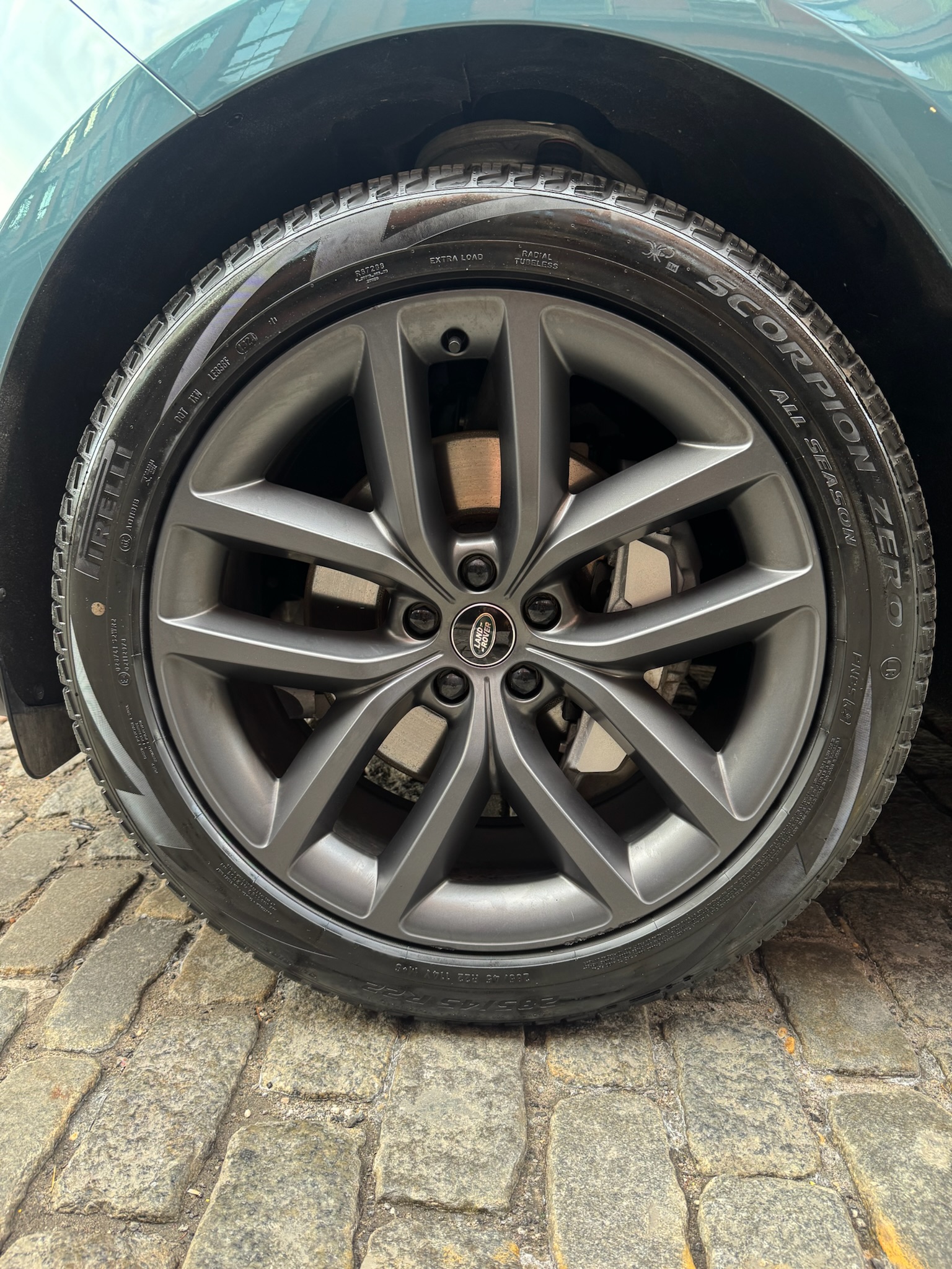 Used 2024 Land Rover Range Rover Sport SE AWD/4WD image 13