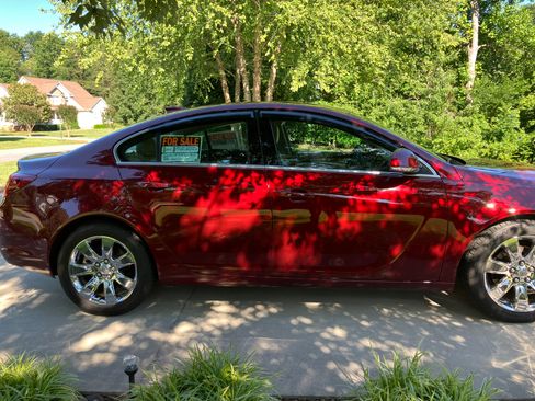 Used 2017 Buick Regal Premium w/ Driver Confidence Package #1 FWD image 2
