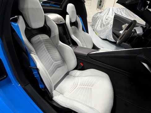 Used 2024 Chevrolet Corvette Z06 RWD image 9