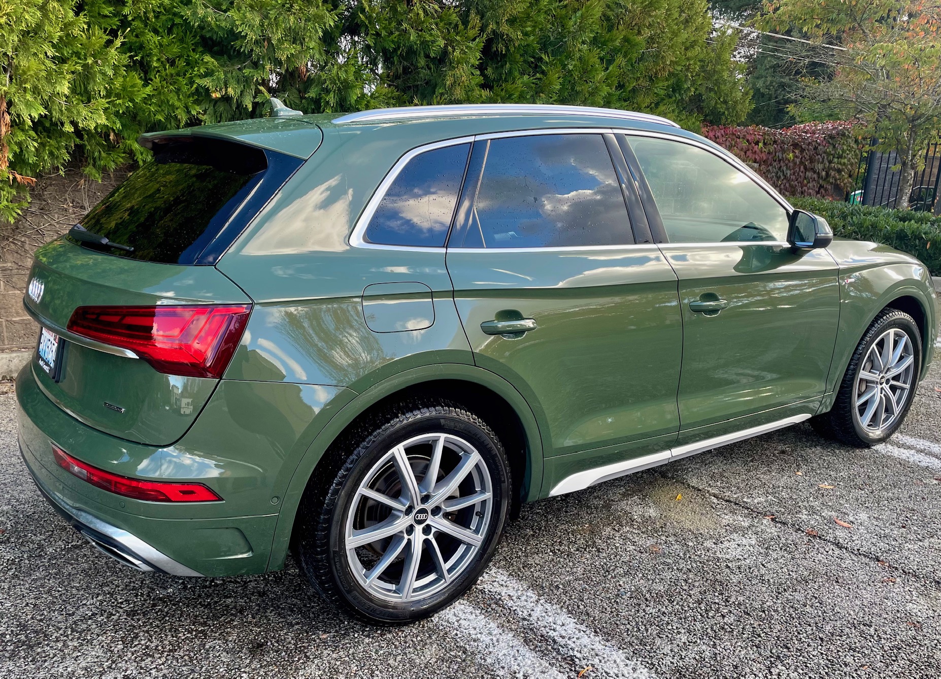 Used 2021 Audi Q5 e Prestige AWD/4WD image 2