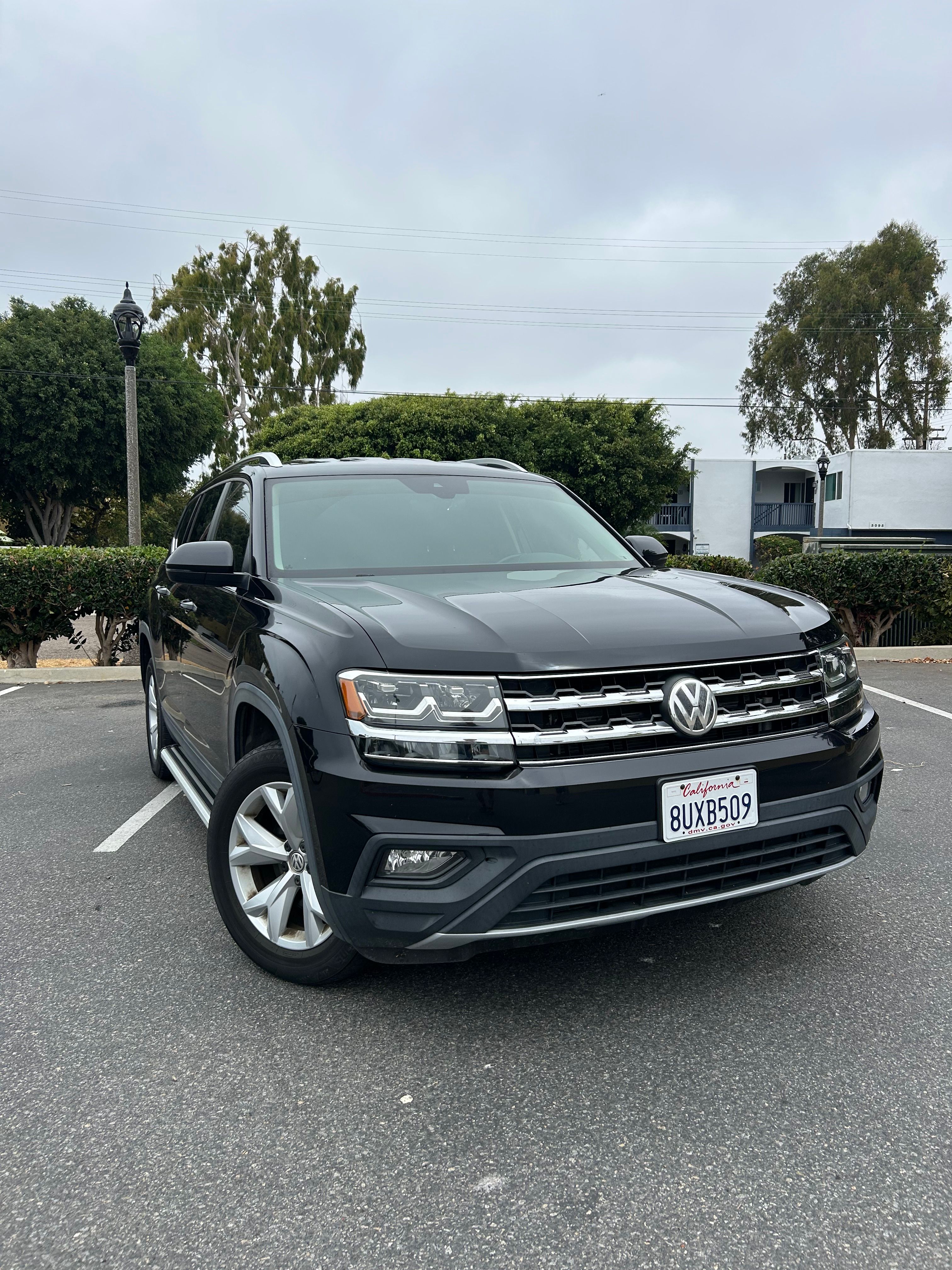 Used 2018 Volkswagen Atlas SE FWD image 1