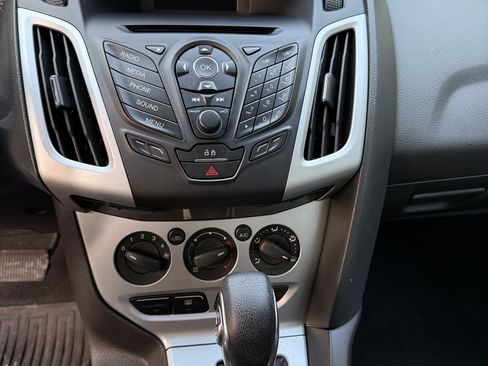 Used 2014 Ford Focus SE w/ SE Sport Package image 5