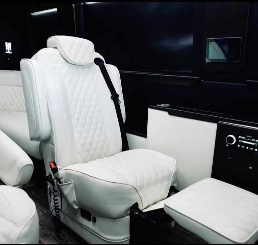 Used 2022 Mercedes-Benz Sprinter 3500 image 14