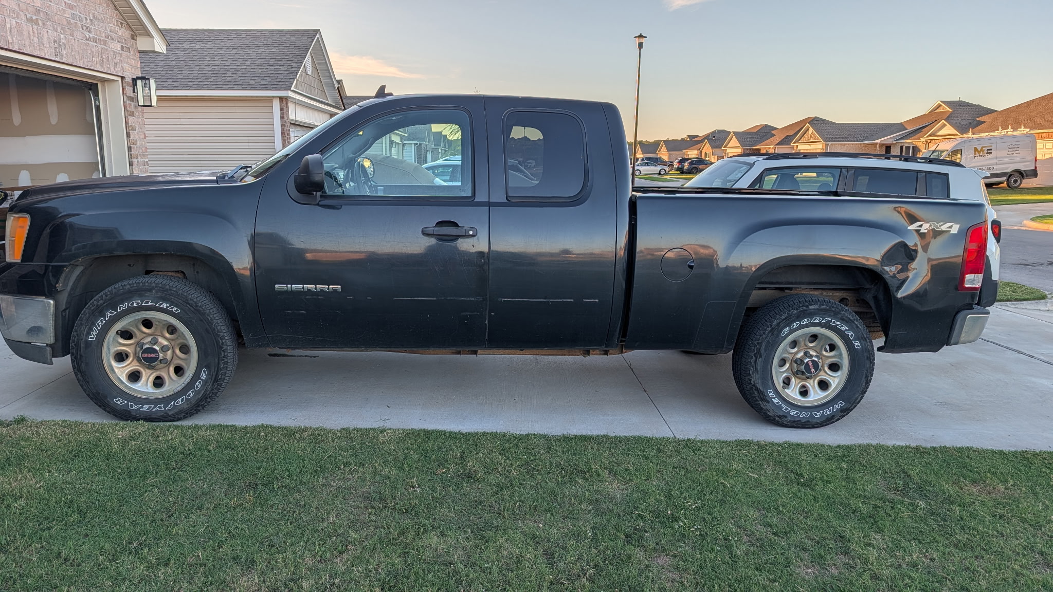 Used 2009 GMC Sierra 1500 SL AWD/4WD image 11