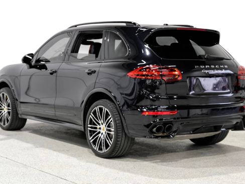 Used 2016 Porsche Cayenne Turbo S AWD/4WD image 6