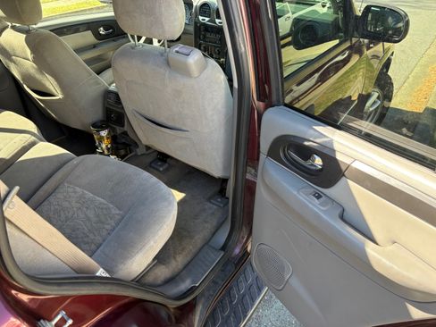 Used 2007 GMC Envoy SLE w/ Cargo Convenience Package image 14