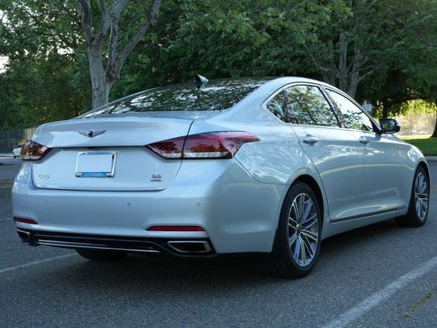 Used 2018 Genesis G80 3.8 w/ Option Group 02 image 9
