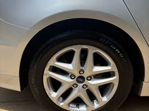 Used 2016 Ford Fusion SE FWD image 20