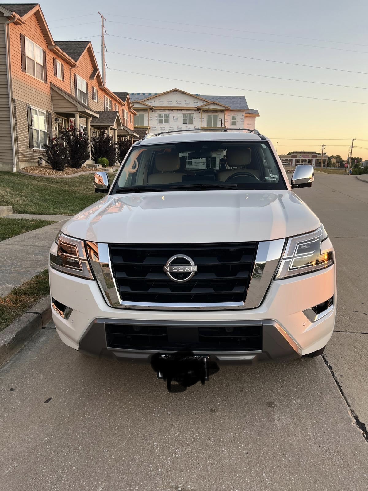 Used 2023 Nissan Armada Platinum w/ Captain's Chairs Package AWD/4WD image 9