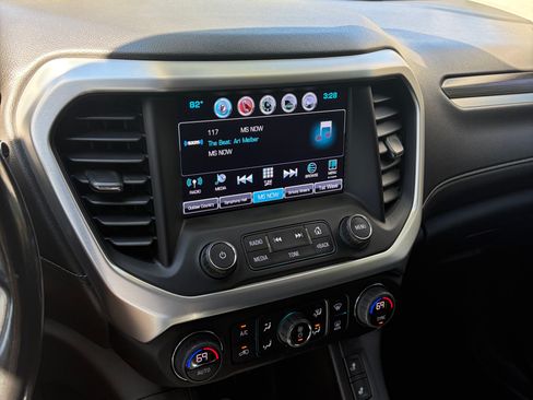 Used 2018 GMC Acadia SLT AWD/4WD image 9