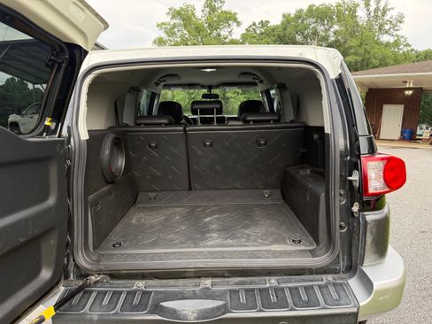 Used 2008 Toyota FJ Cruiser 2WD image 10