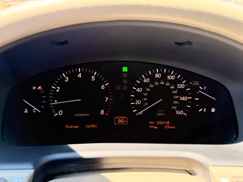 Used 2004 Lexus LS 430 RWD image 15