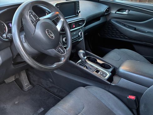Used 2020 Hyundai Santa Fe SE image 8