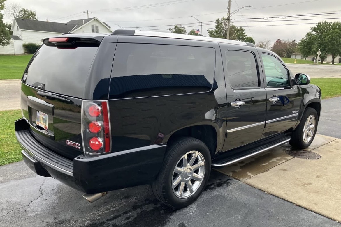 Used 2013 GMC Yukon XL Denali AWD/4WD image 1