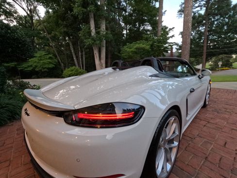 Used 2021 Porsche 718 Boxster Spyder RWD image 8