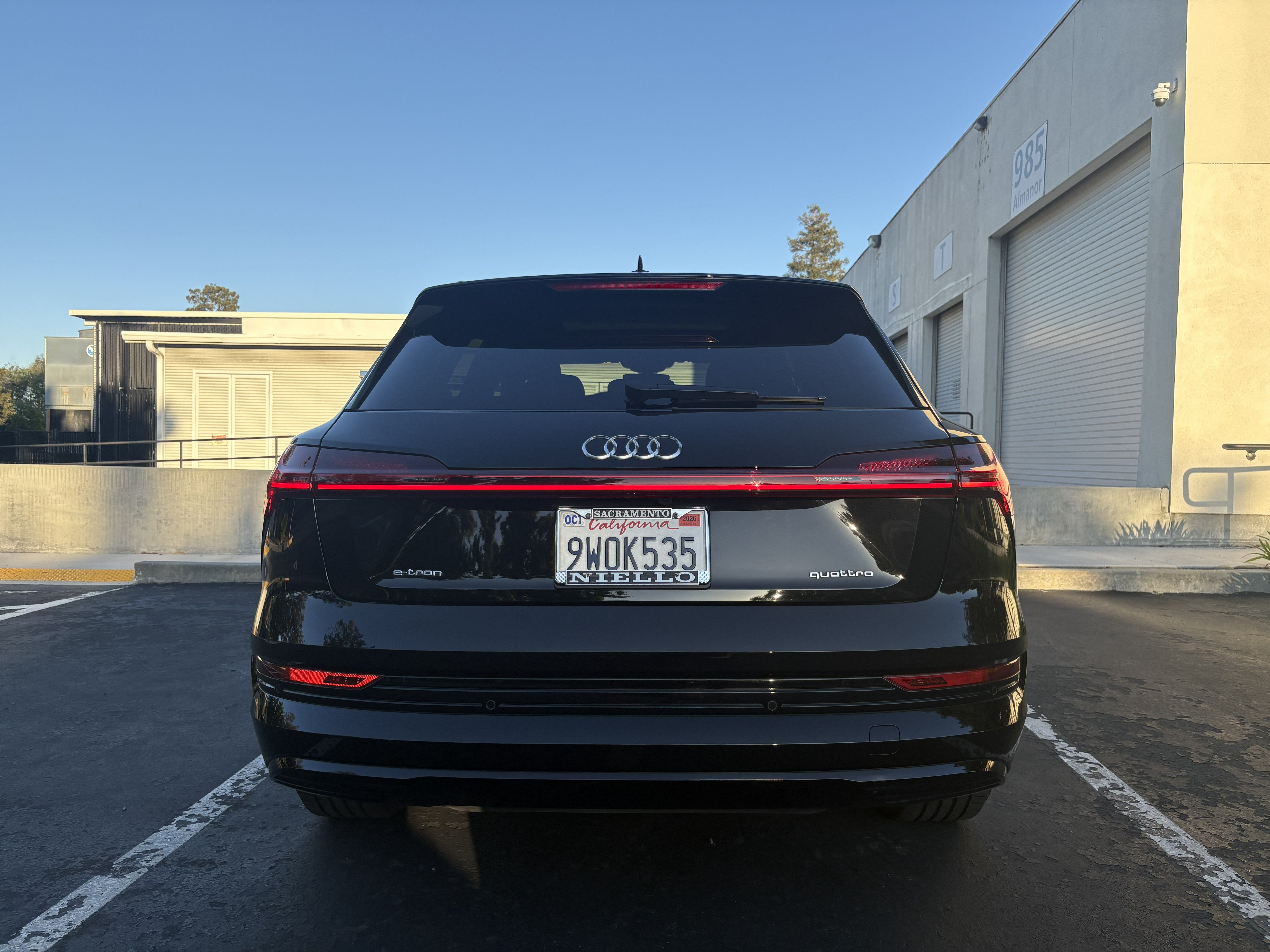 Used 2022 Audi e-tron Premium w/ Convenience Plus Package AWD/4WD image 5