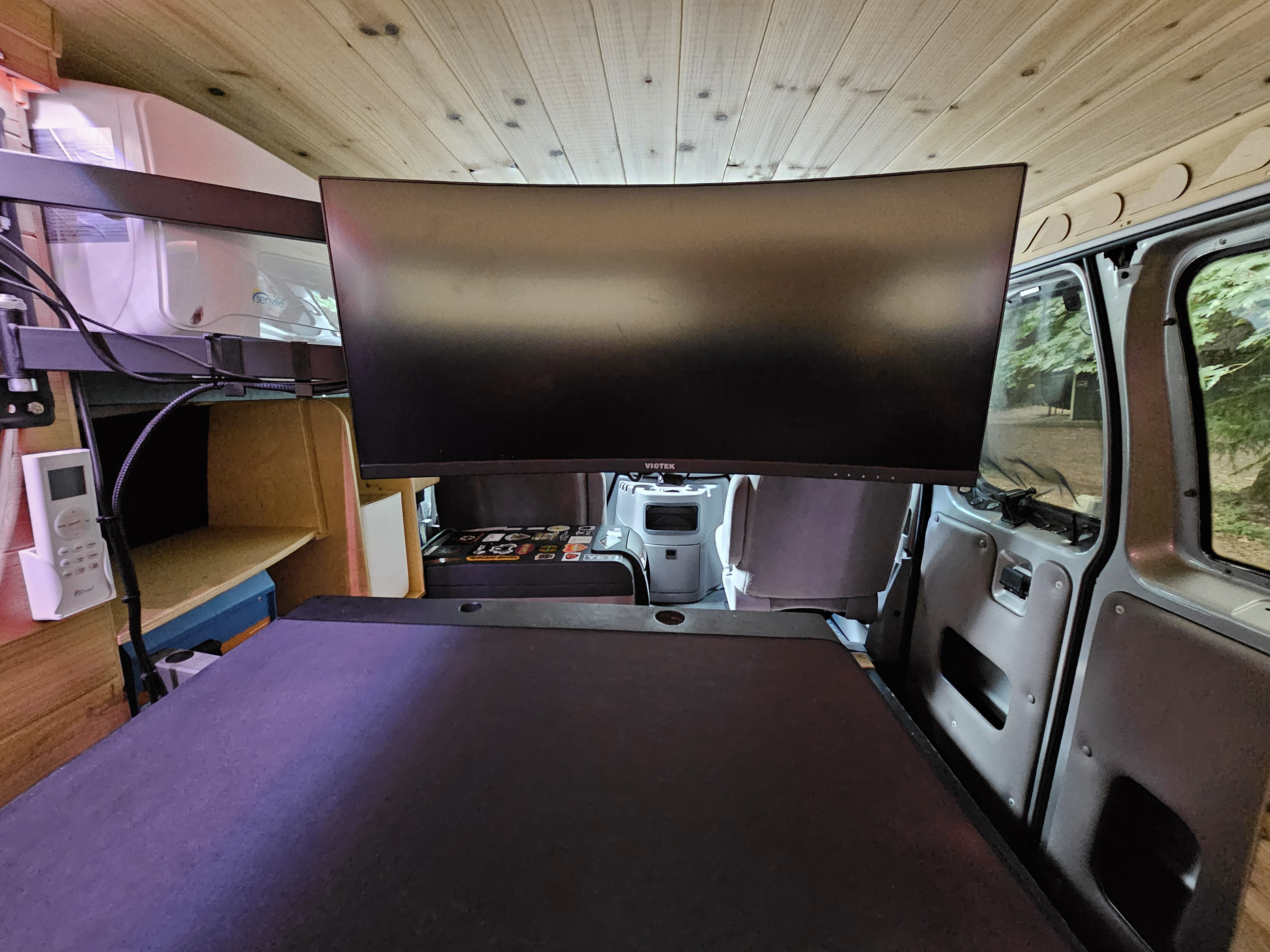 Used 2002 Ford E-350 and Econoline 350 Extended Super Duty RWD image 24