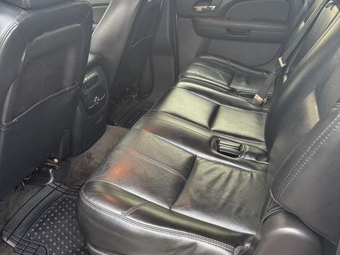 Used 2007 GMC Yukon XL SLT w/ SLT Preferred Equipment Group RWD image 1
