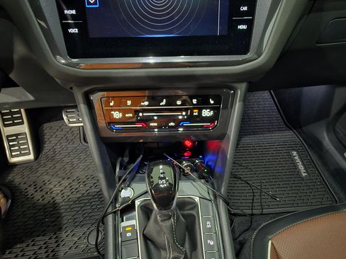 Used 2024 Volkswagen Tiguan SEL R-Line w/ MDO Package, Two-Row image 24