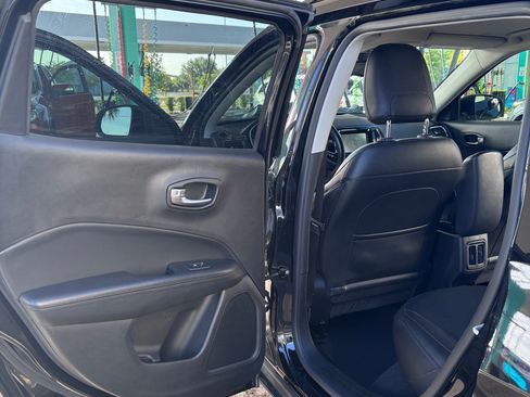 Used 2021 Jeep Compass Latitude image 14