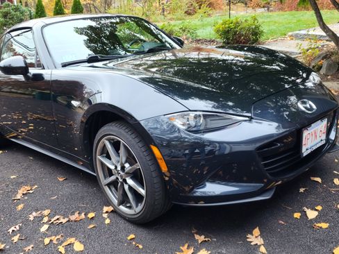 Used 2021 MAZDA MX-5 Miata RF Grand Touring image 2