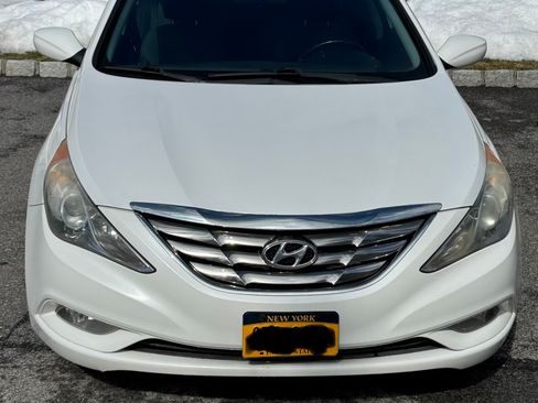 Used 2011 Hyundai Sonata SE image 2
