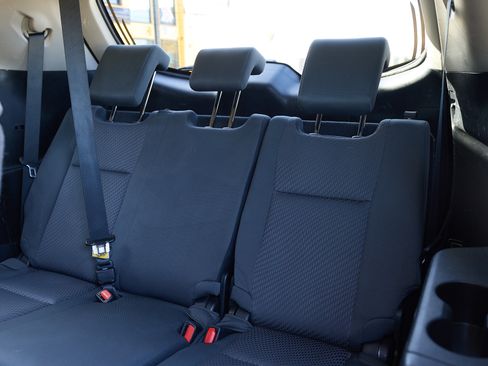 Used 2019 Toyota Highlander LE image 14