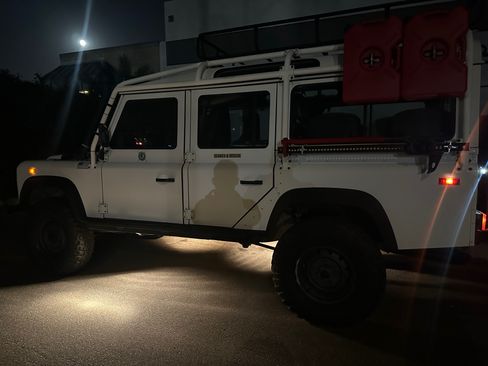 Used 1993 Land Rover Defender 110 image 26