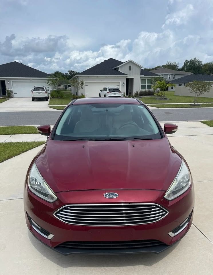 Used 2015 Ford Focus Titanium FWD image 1