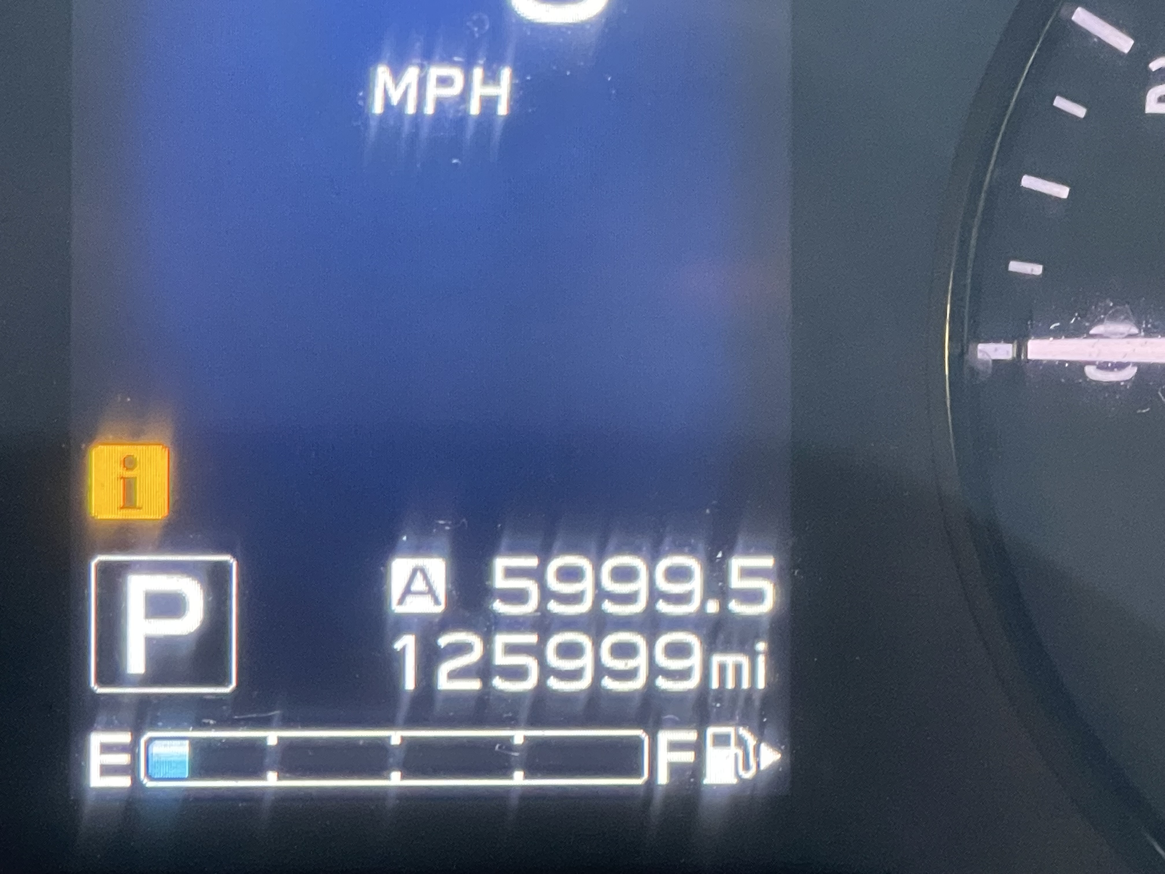 Used 2018 Subaru Crosstrek 2.0i Premium AWD/4WD image 2