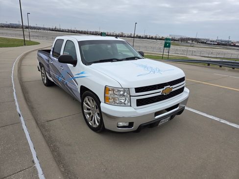 Used 2013 Chevrolet Silverado 1500 LT image 2