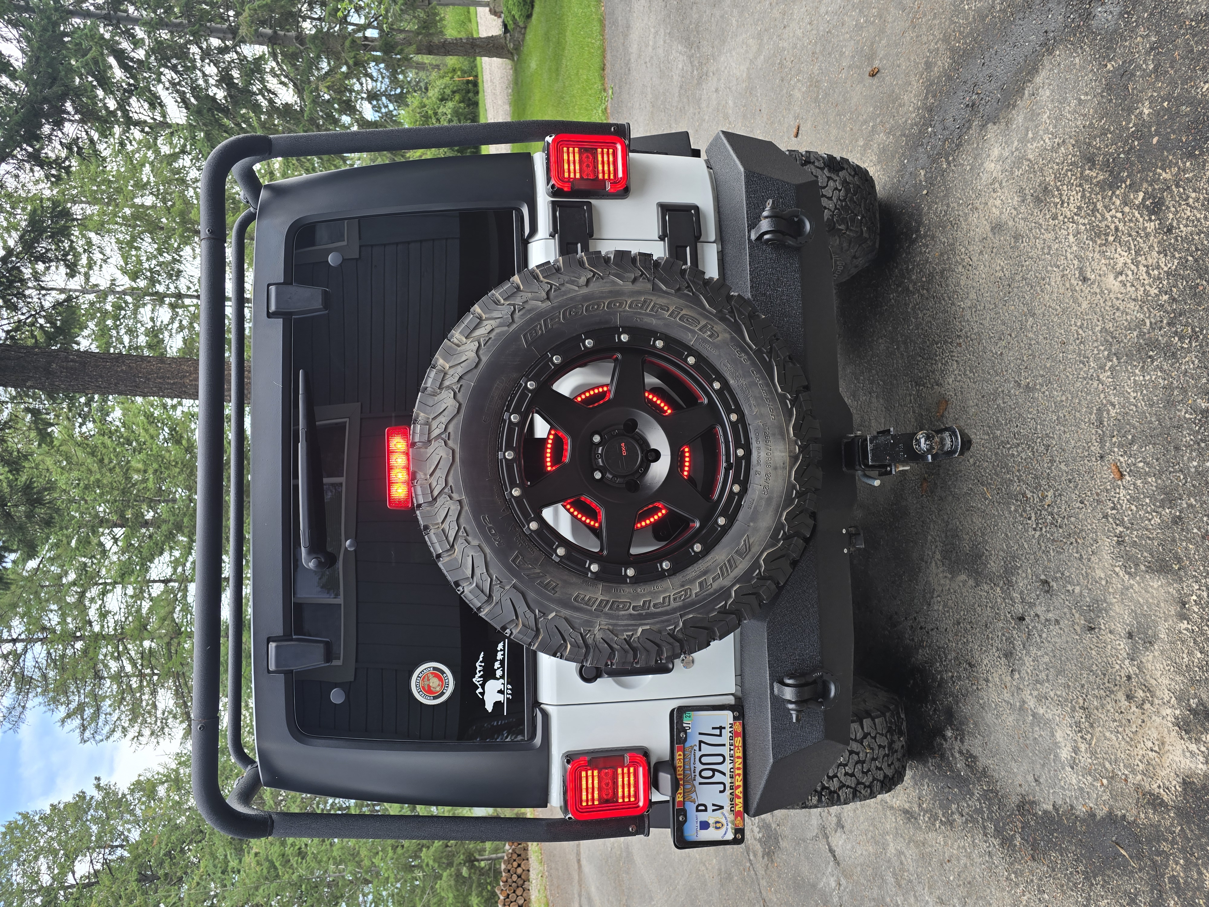 Used 2018 Jeep Wrangler Unlimited Sahara w/ Connectivity Group AWD/4WD image 14