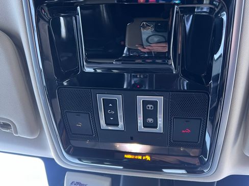 Used 2016 Land Rover Range Rover Sport HSE image 14