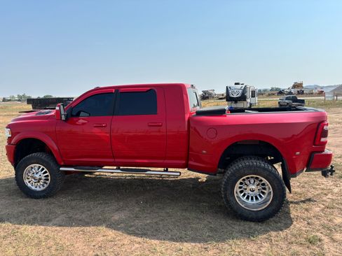 Used 2023 RAM 3500 Laramie AWD/4WD image 5