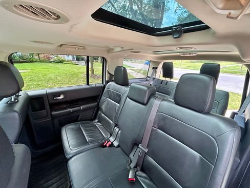 Used 2019 Ford Flex SEL w/ Equipment Group 202A AWD/4WD image 11